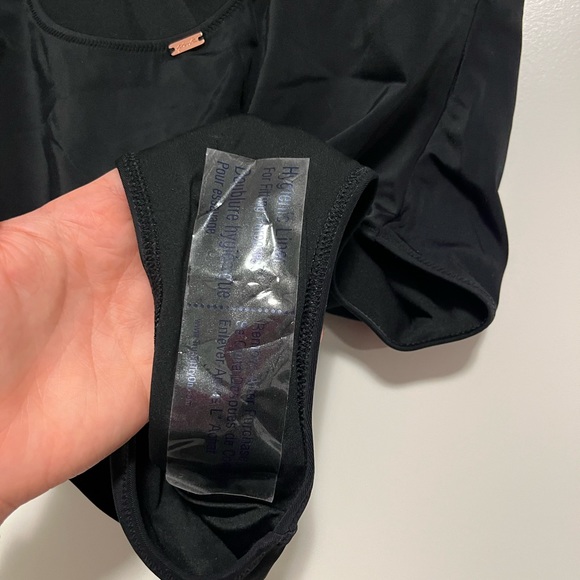 BNWT VICTORIA’S SECRET PINK | BLACK SCOOP ONE-PIECE SWIMSUIT SIZE M - Picture 5 of 5